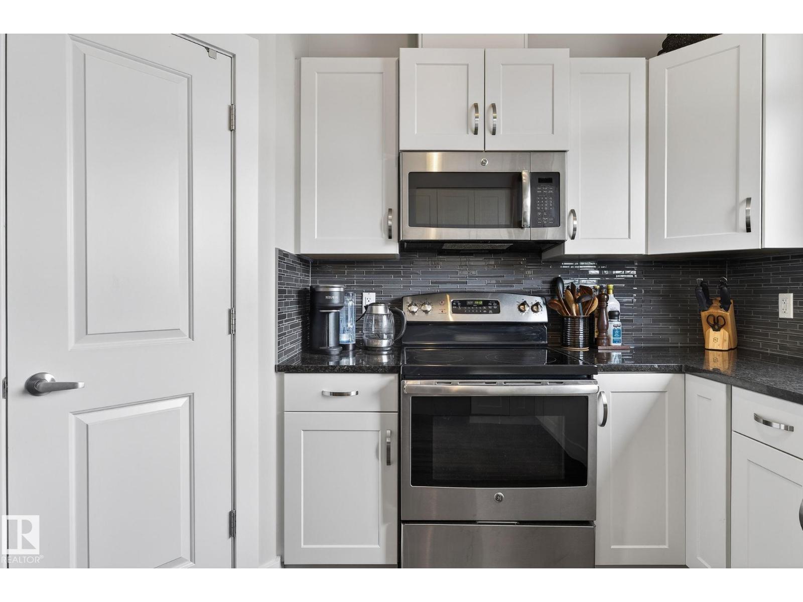 9084 ROSENTHAL LI NW, Edmonton