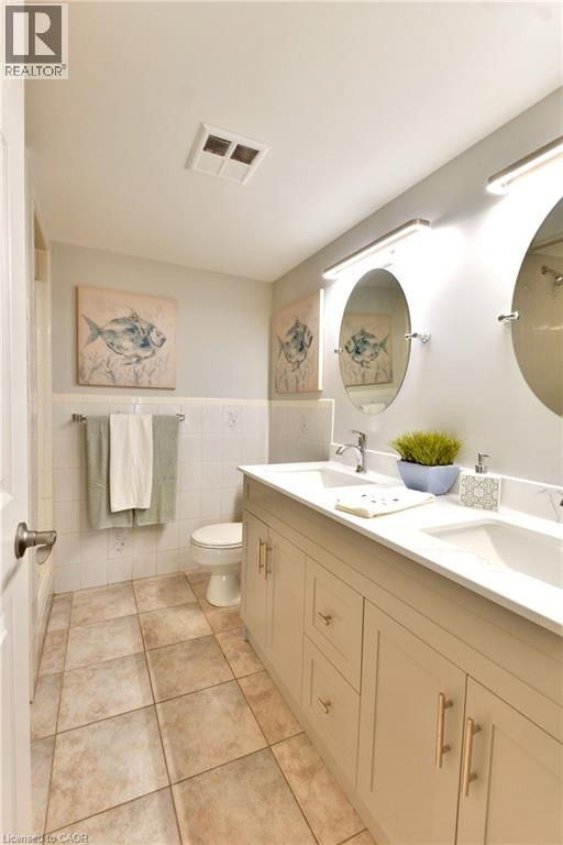 #307 180 LIMERIDGE Road W - 17