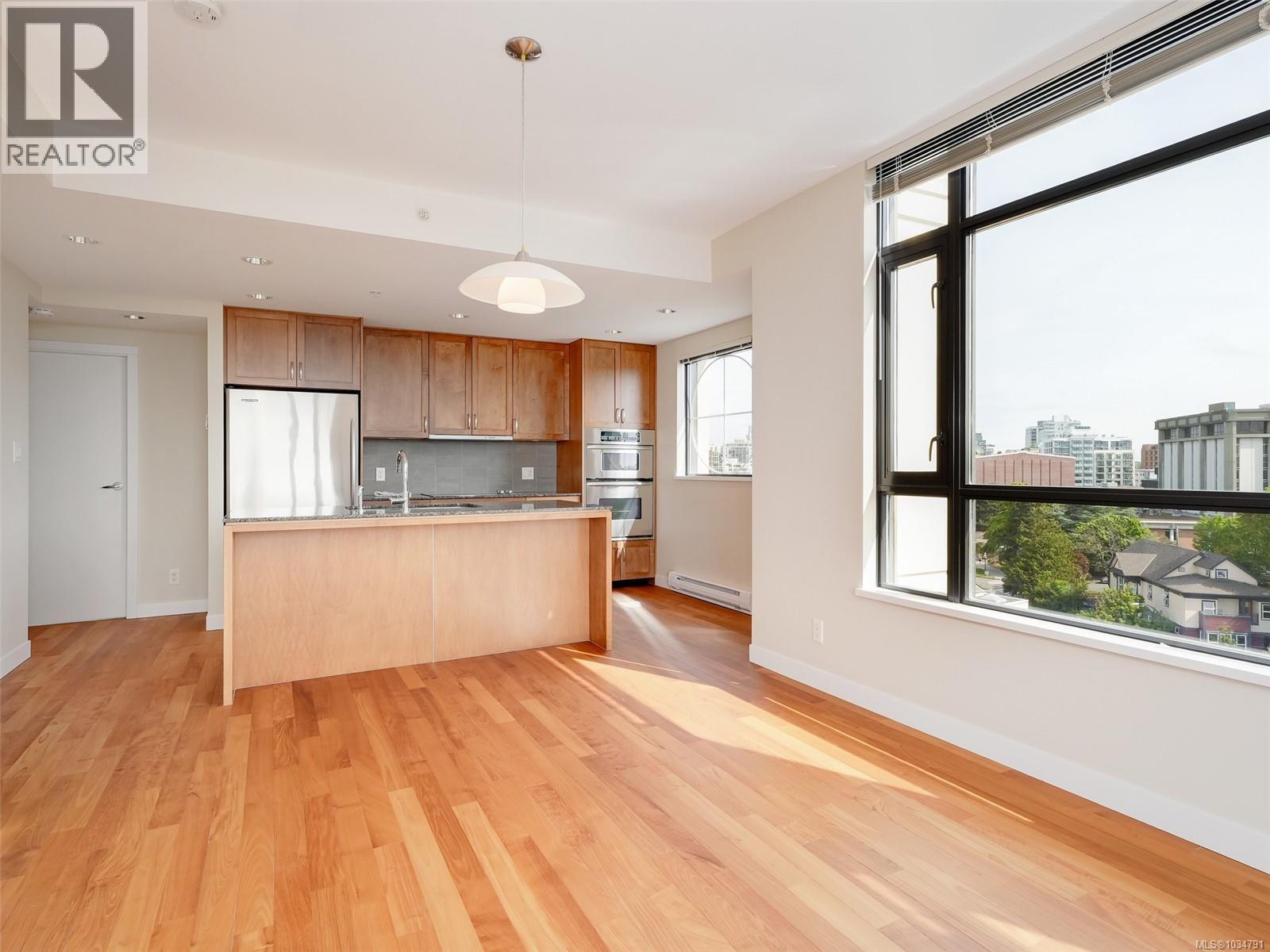 #1203 788 Humboldt St - 5