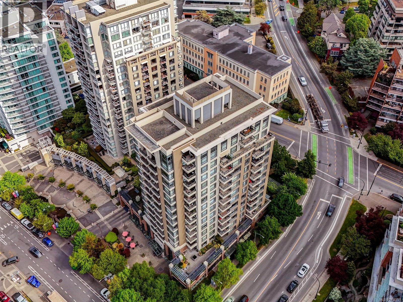 #1203 788 Humboldt St - 30