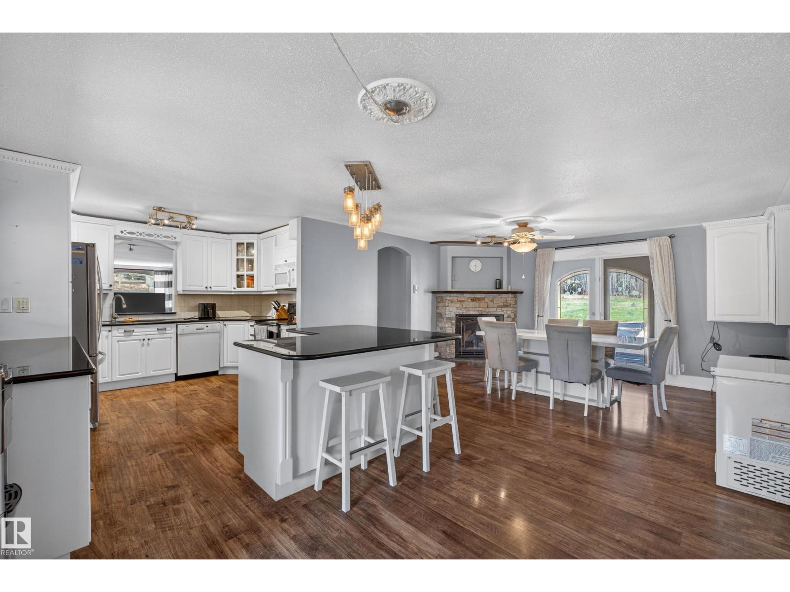 121 55107 RGE RD 33 - 28