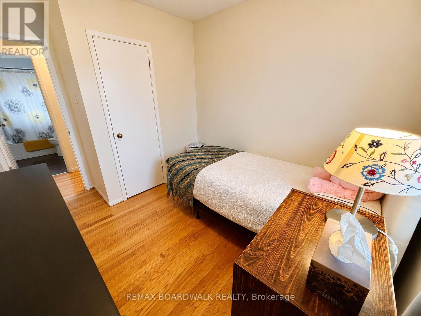 625 CLARKE AVENUE - 10