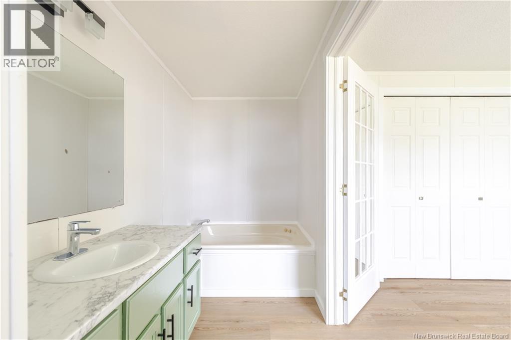 2 Veinot Street - 28