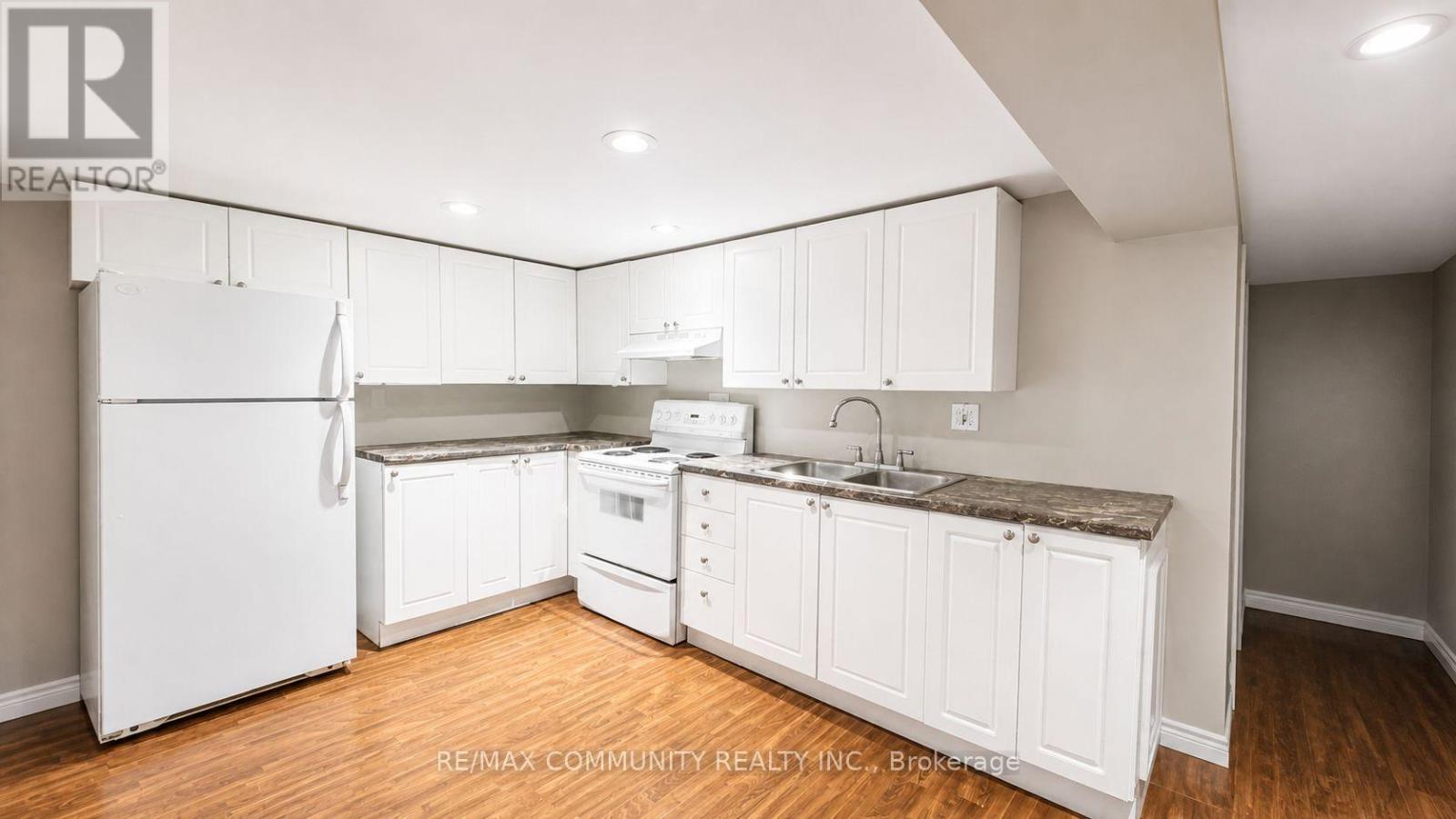 386 WHITNEY AVENUE - 36