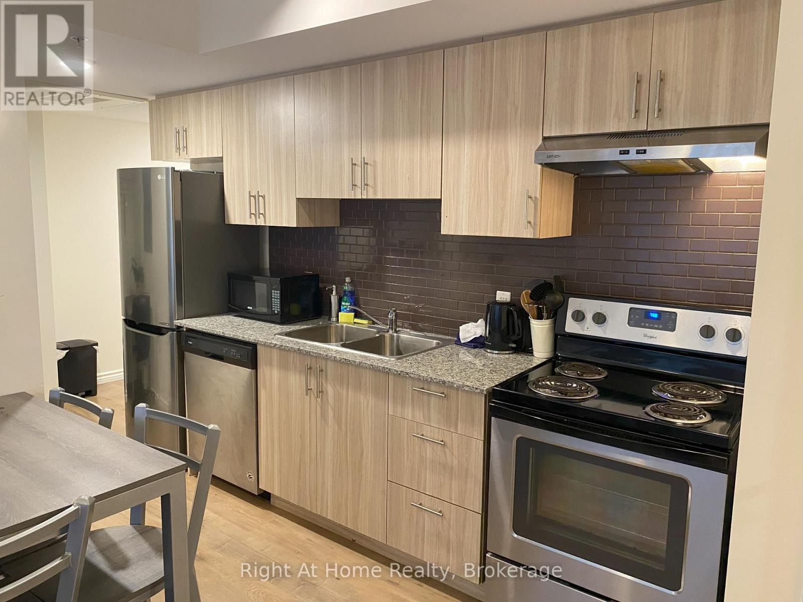 #G204 275 LARCH STREET - 3