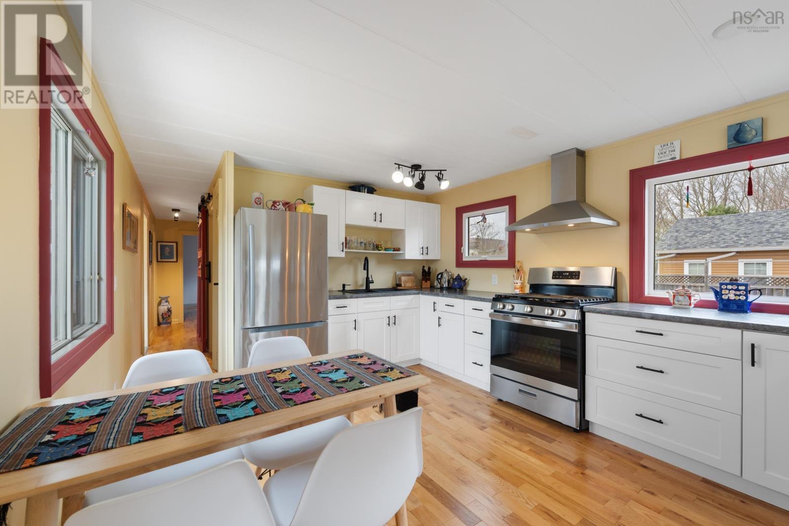 Property 27 of 46 of 13 Prince William Street