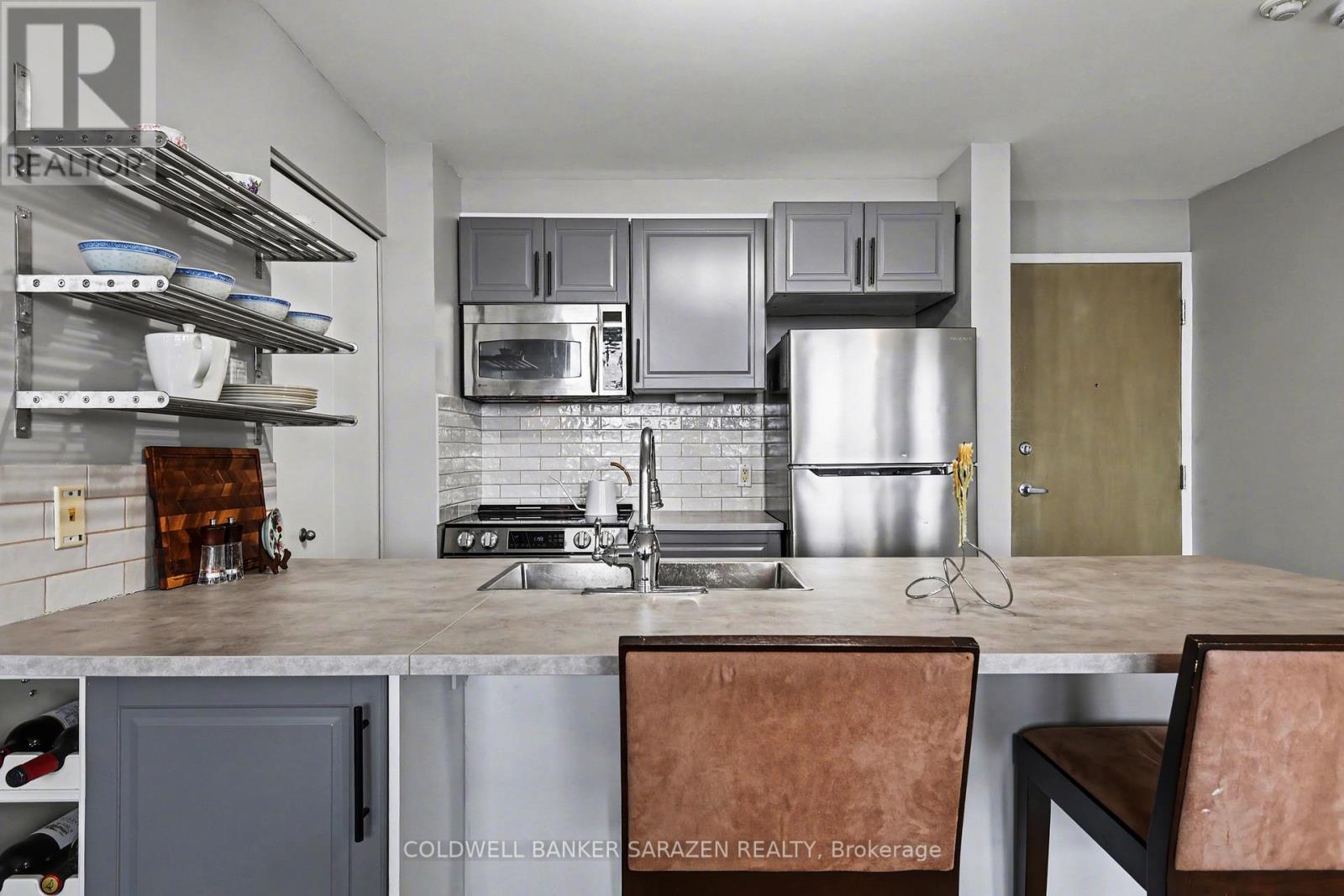 #507 150 CAROLINE AVENUE - 18