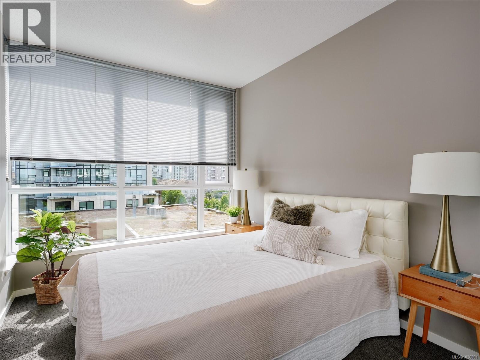 #708 834 Johnson St - 10