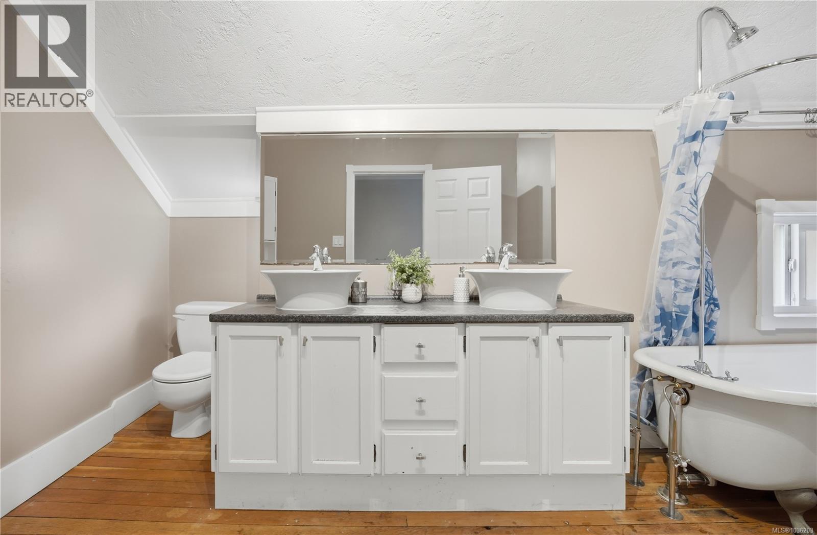  1622 Camosun Street, Victoria