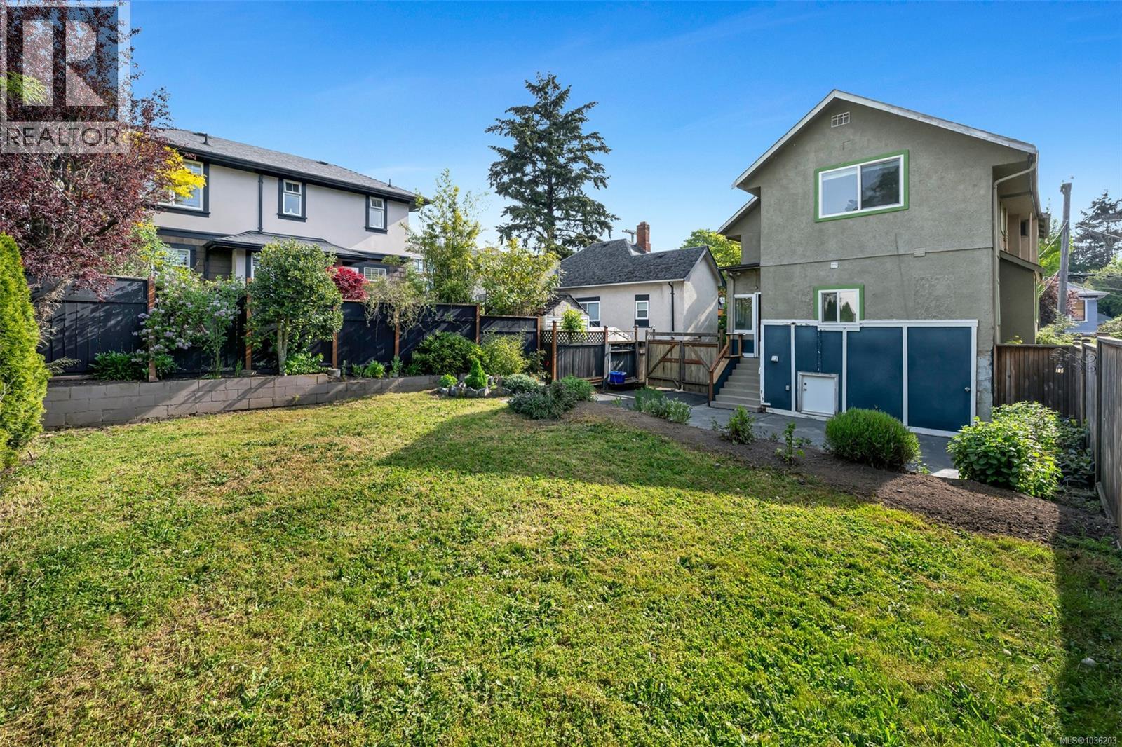  1622 Camosun Street, Victoria