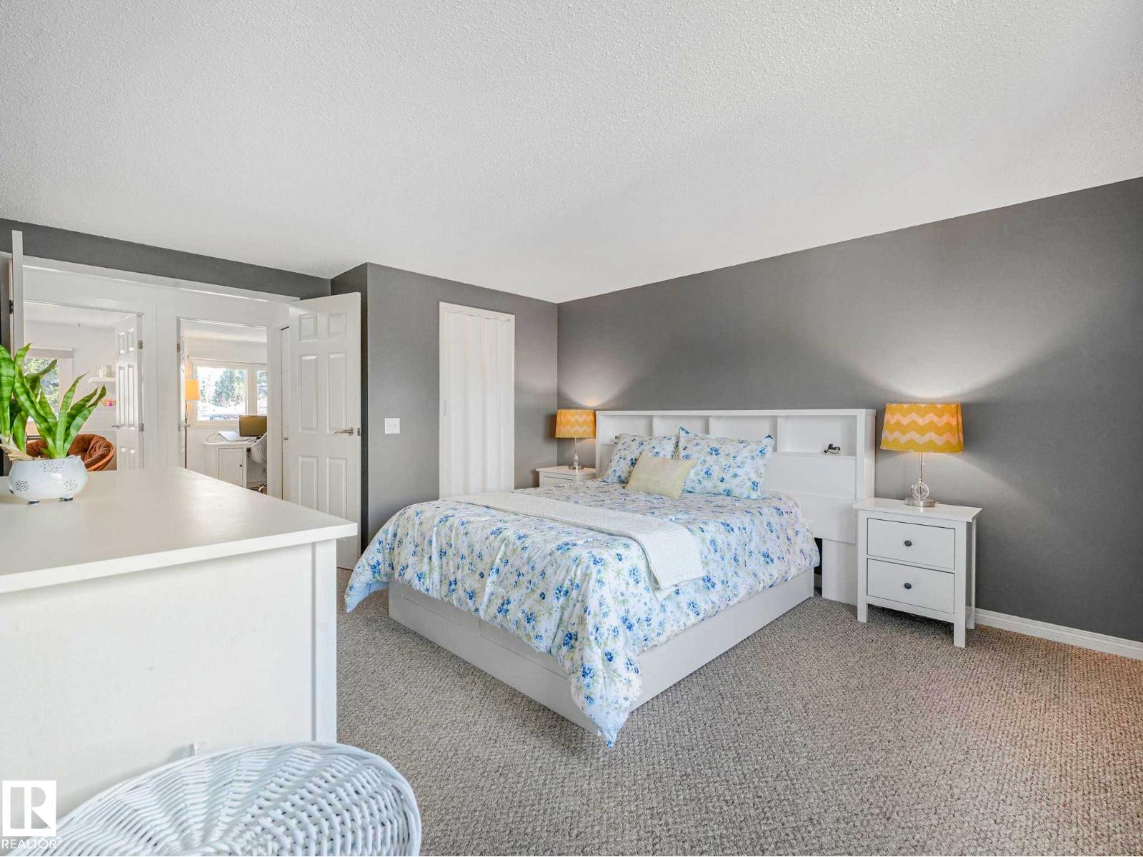 6011 37 AV NW, Edmonton