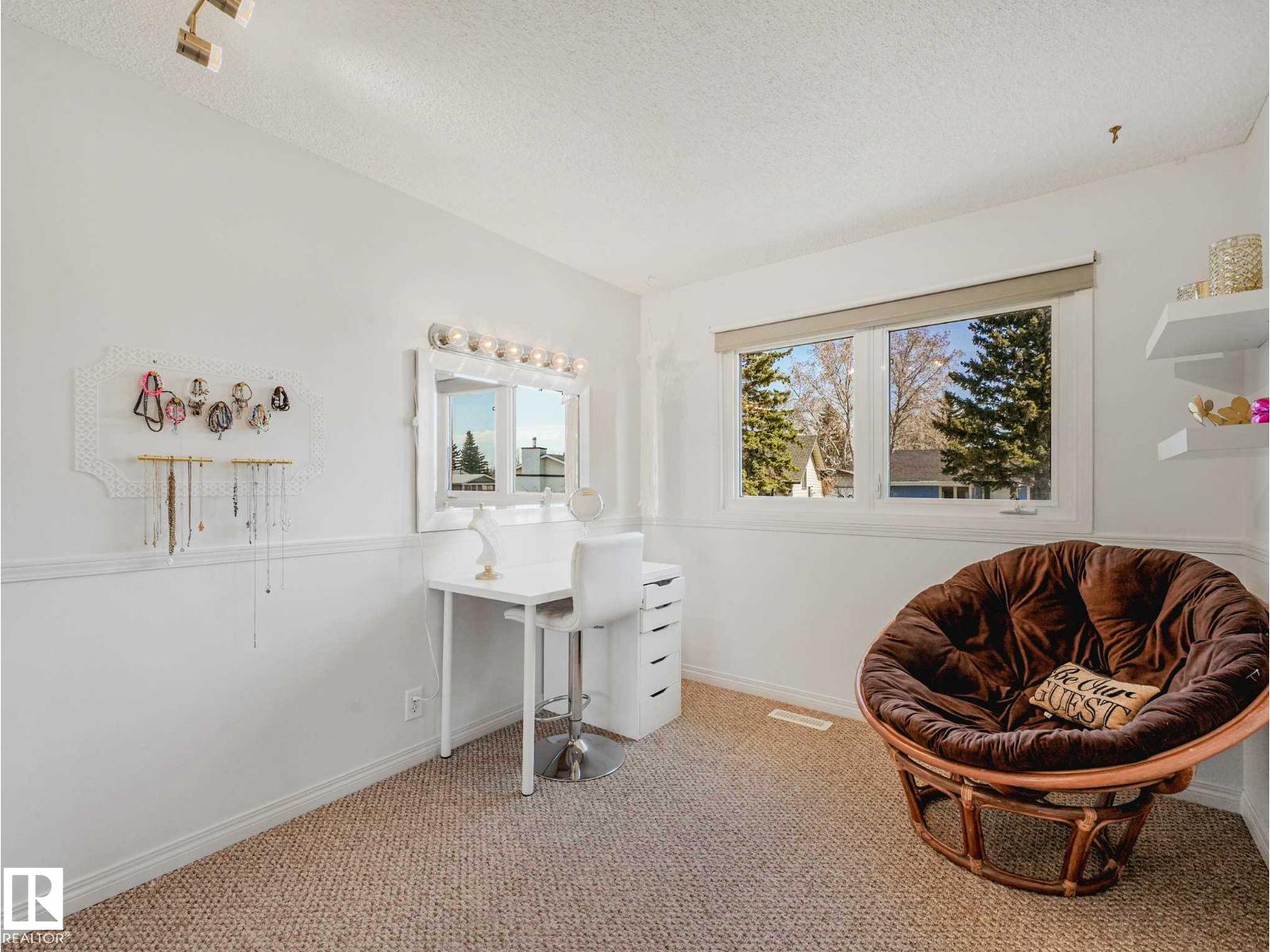 6011 37 AV NW, Edmonton