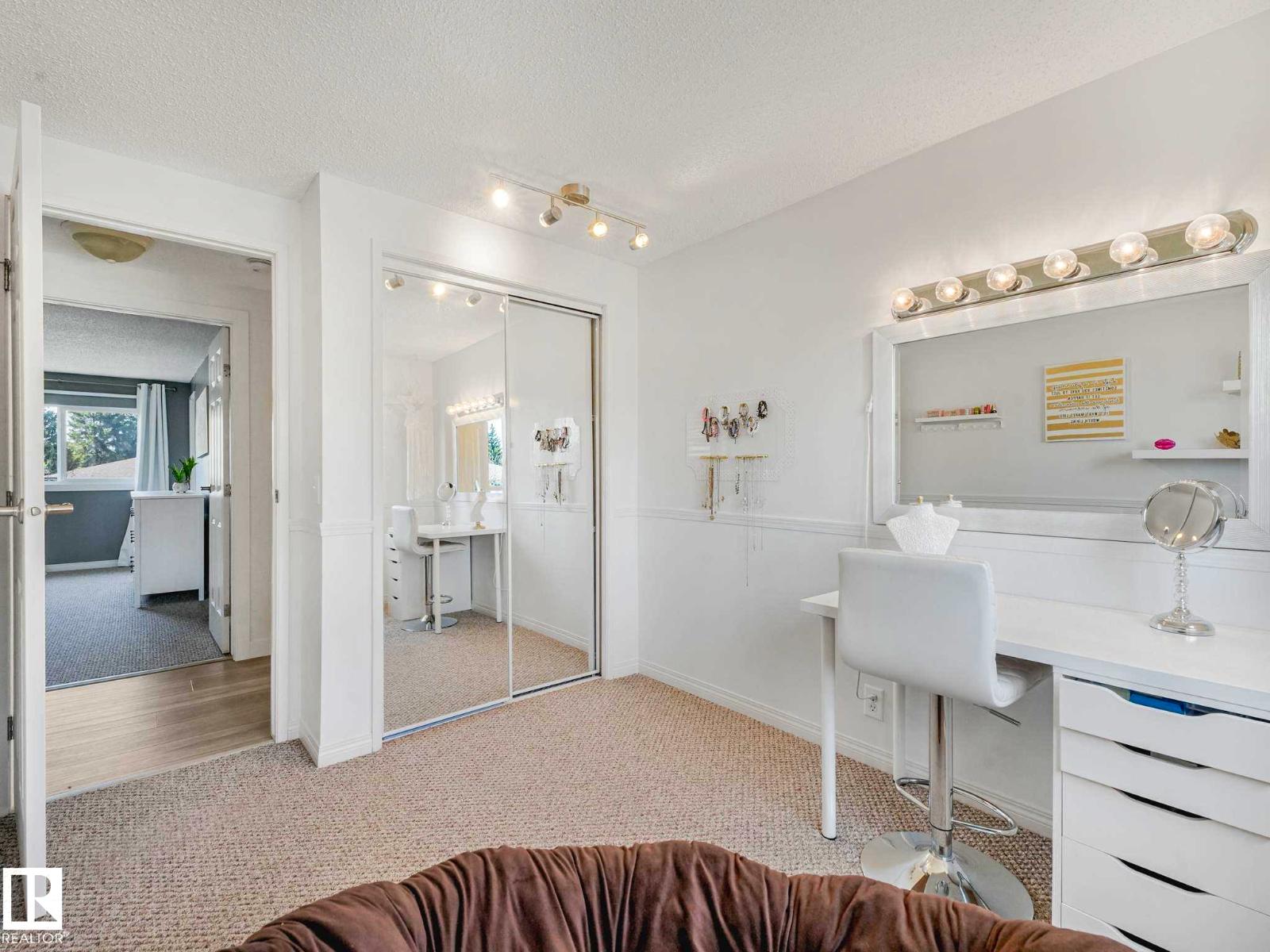 6011 37 AV NW, Edmonton