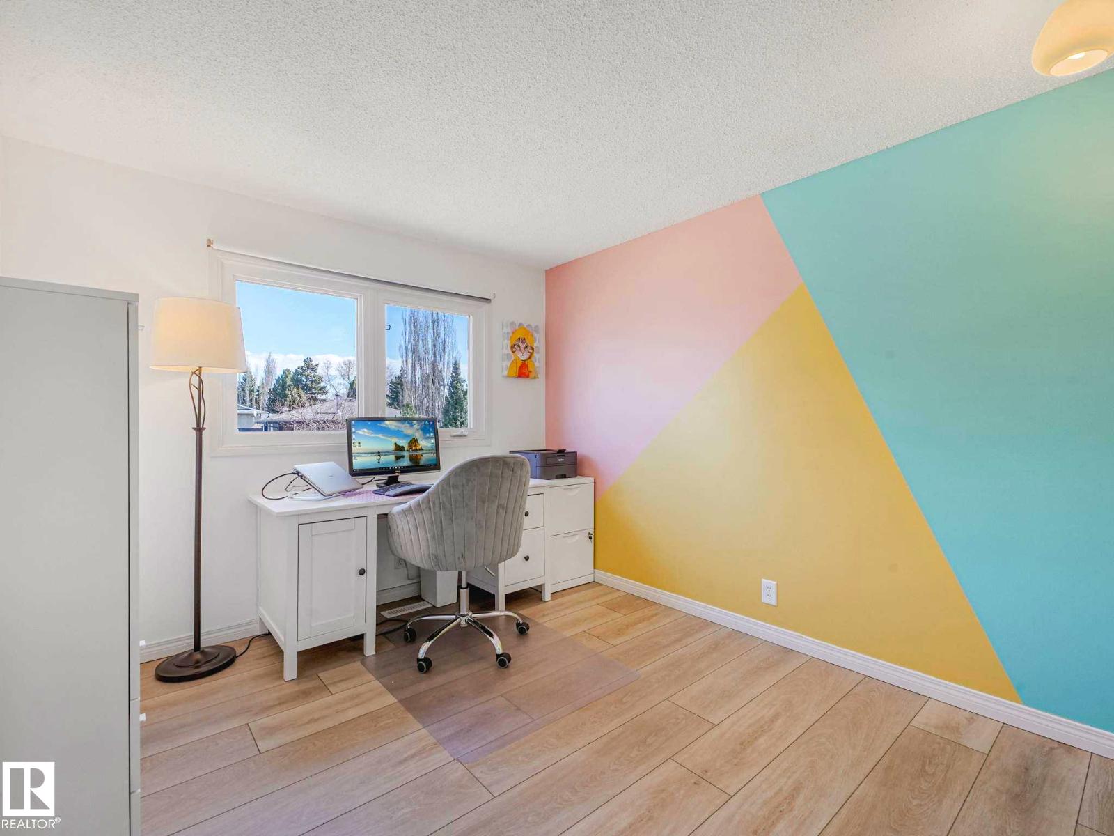 6011 37 AV NW, Edmonton