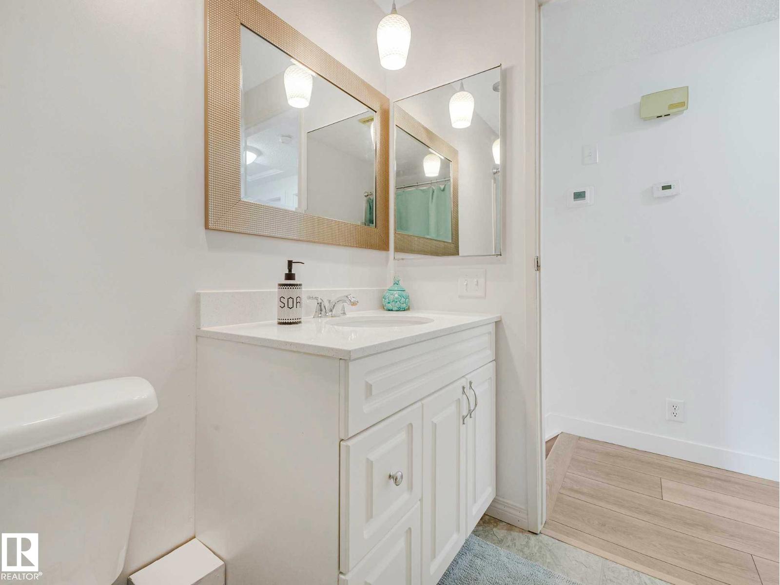 6011 37 AV NW, Edmonton