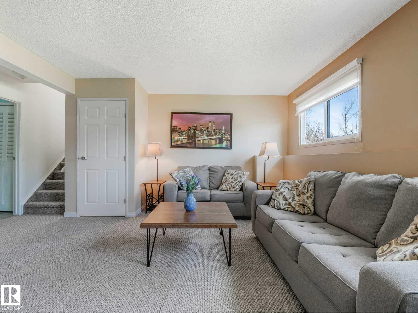 6011 37 AV NW, Edmonton