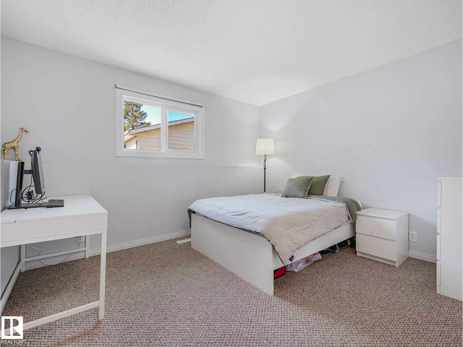 6011 37 AV NW, Edmonton
