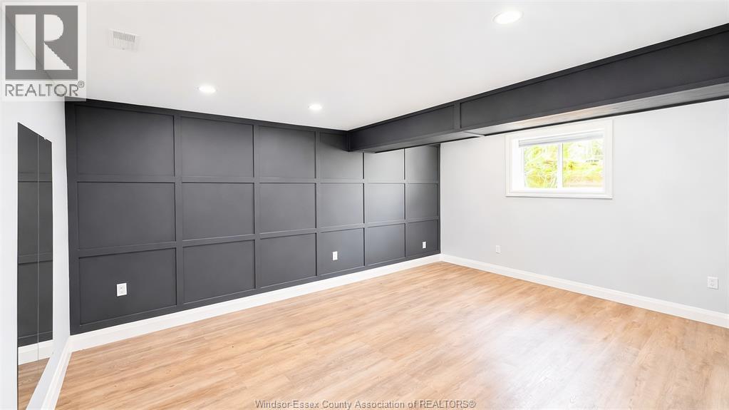 4585 HOWARD AVENUE - 25