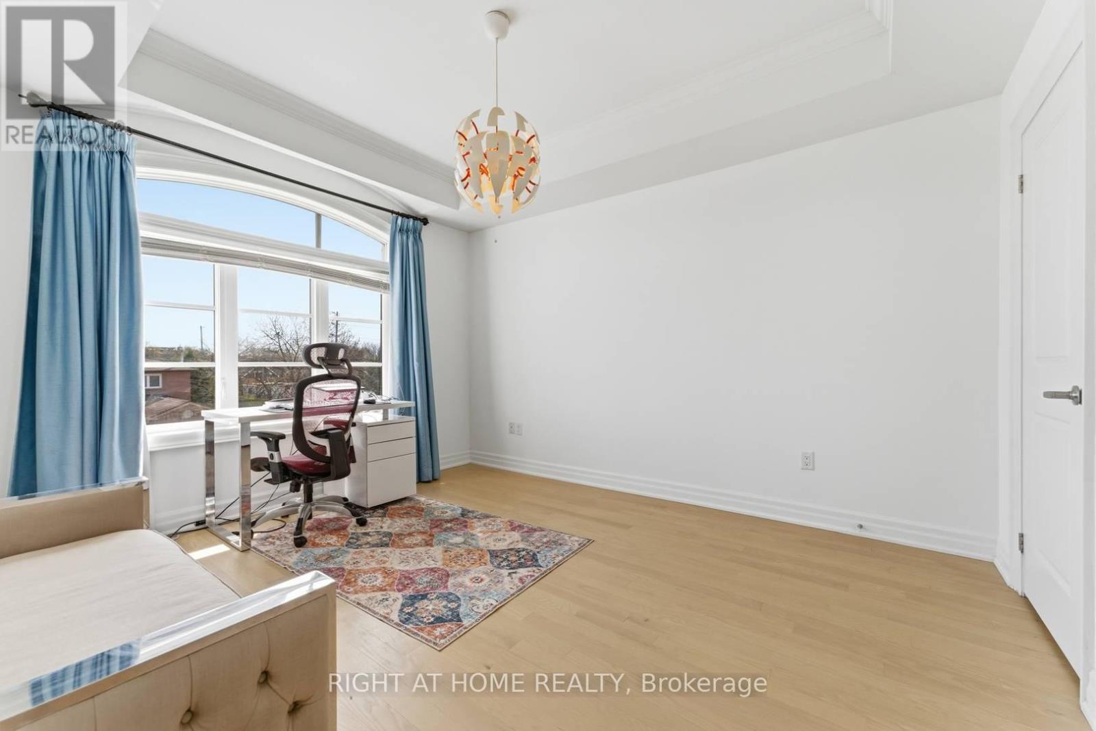 58B THIRTY SECOND STREET - 32