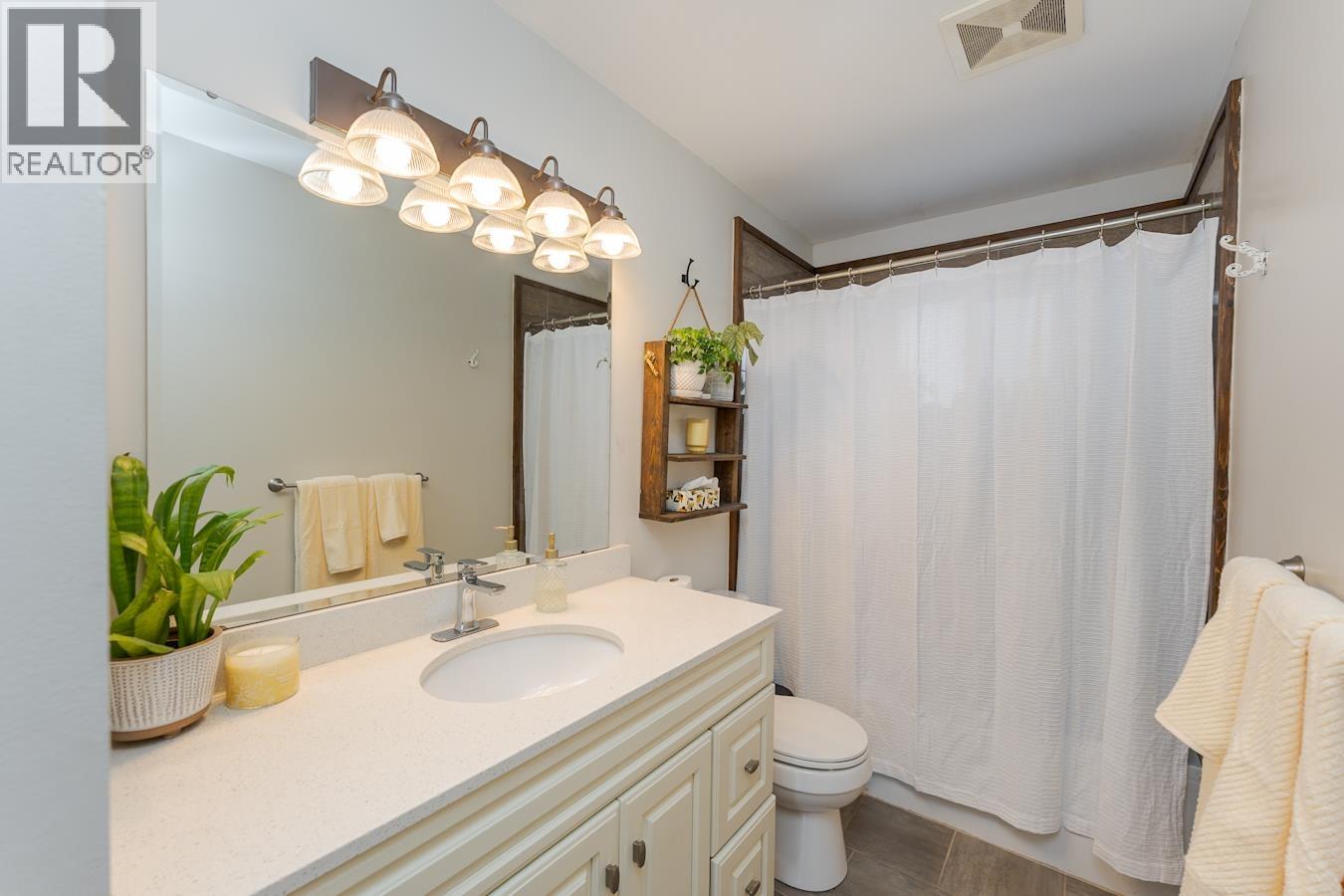 7104 HARTFORD CRESCENT - 17