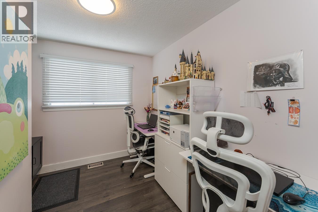 7104 HARTFORD CRESCENT - 21