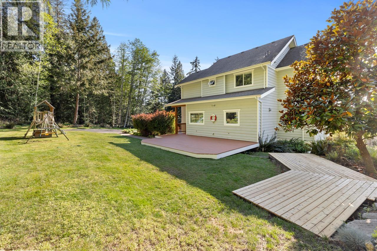 483 BRAEWOOD PLACE, Bowen Island
