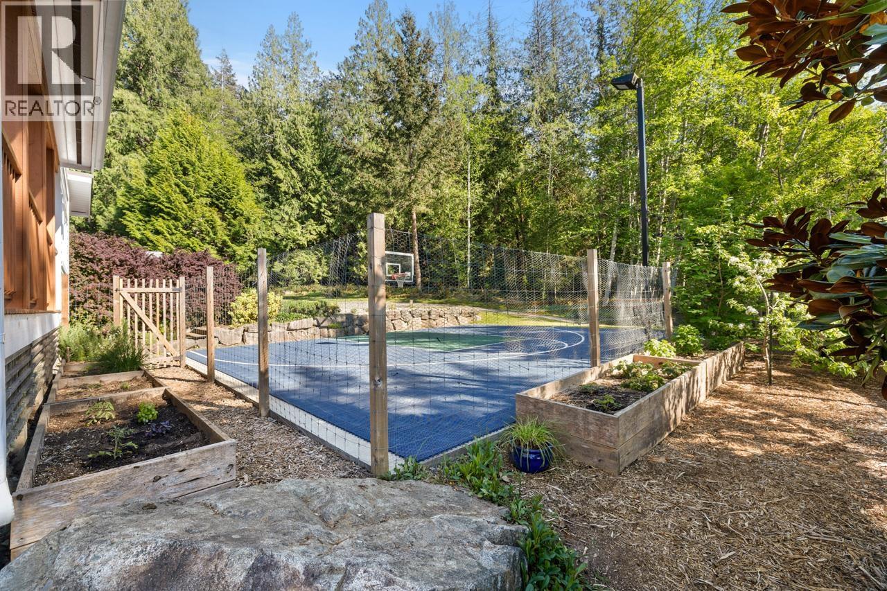 483 BRAEWOOD PLACE, Bowen Island