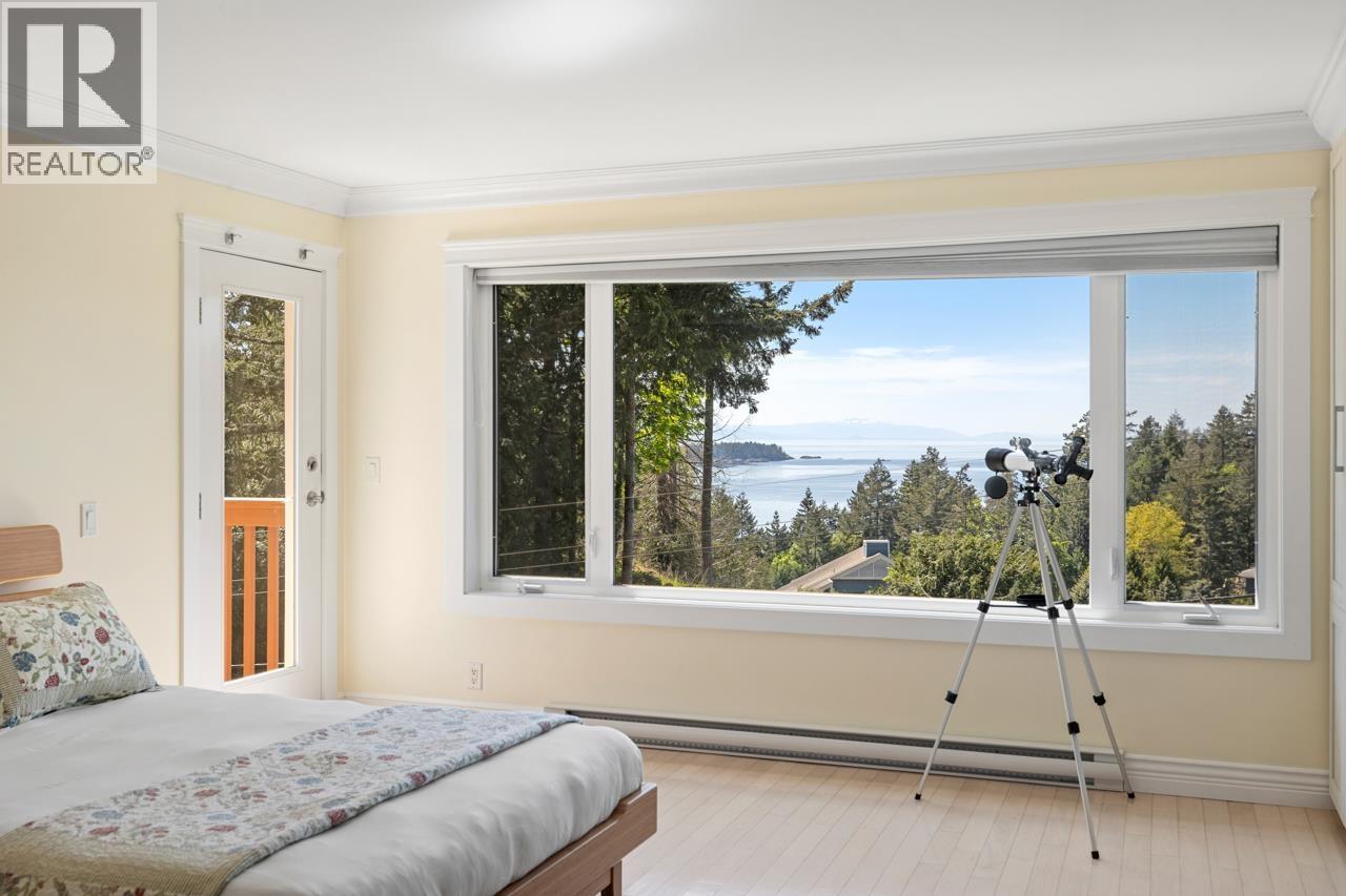 483 BRAEWOOD PLACE, Bowen Island
