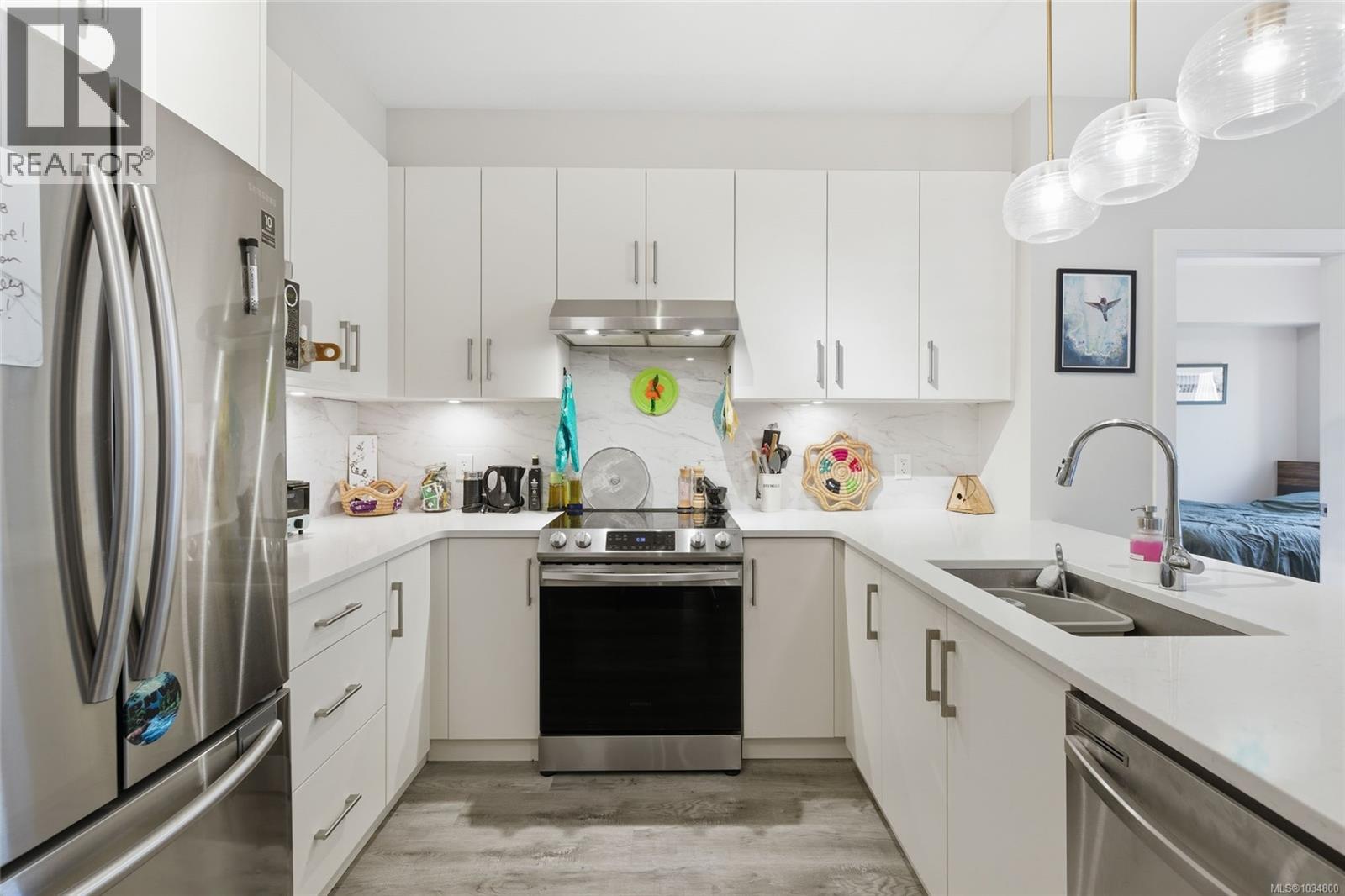 #308 20 Barsby Ave - 16