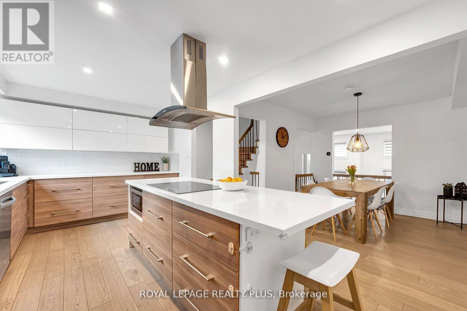 #20 1755 RATHBURN ROAD E - 17