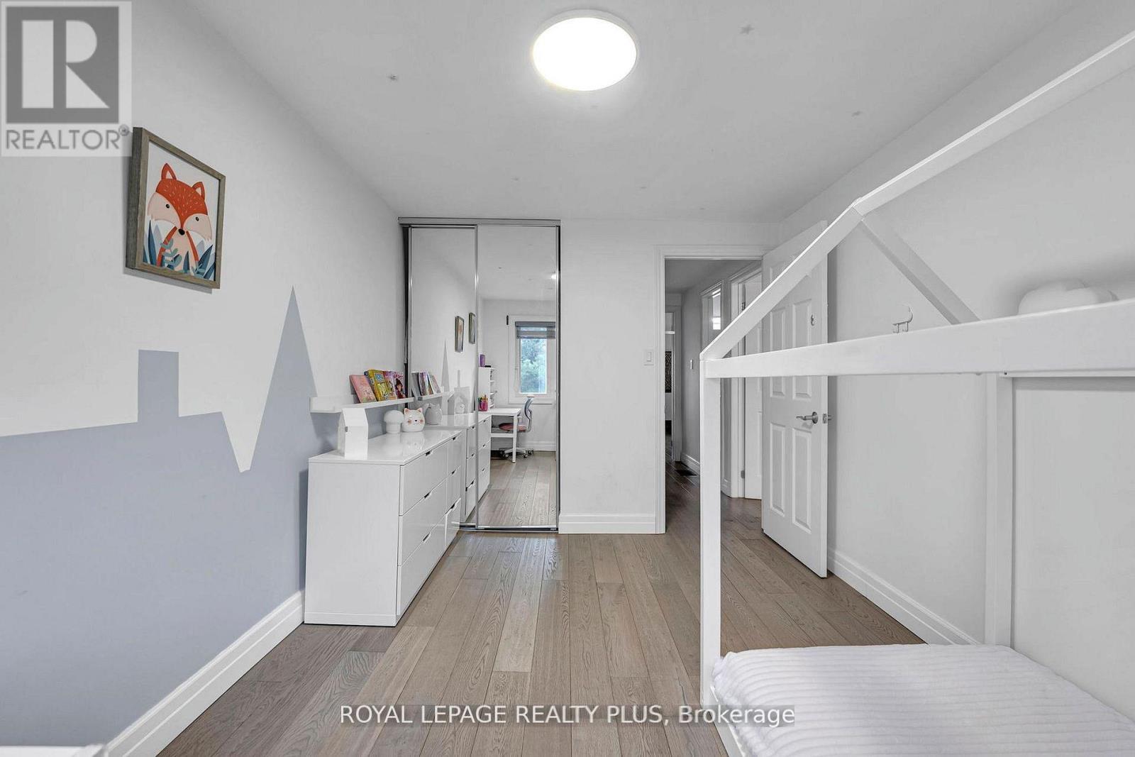 #20 1755 RATHBURN ROAD E - 32