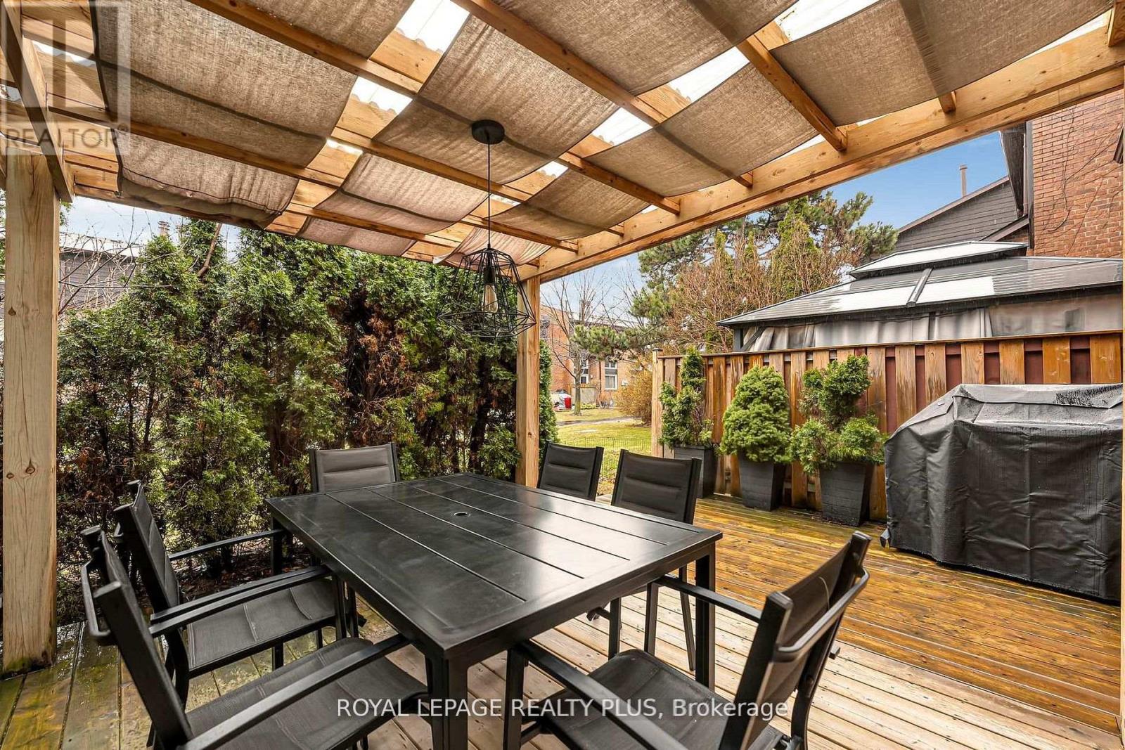 #20 1755 RATHBURN ROAD E - 37