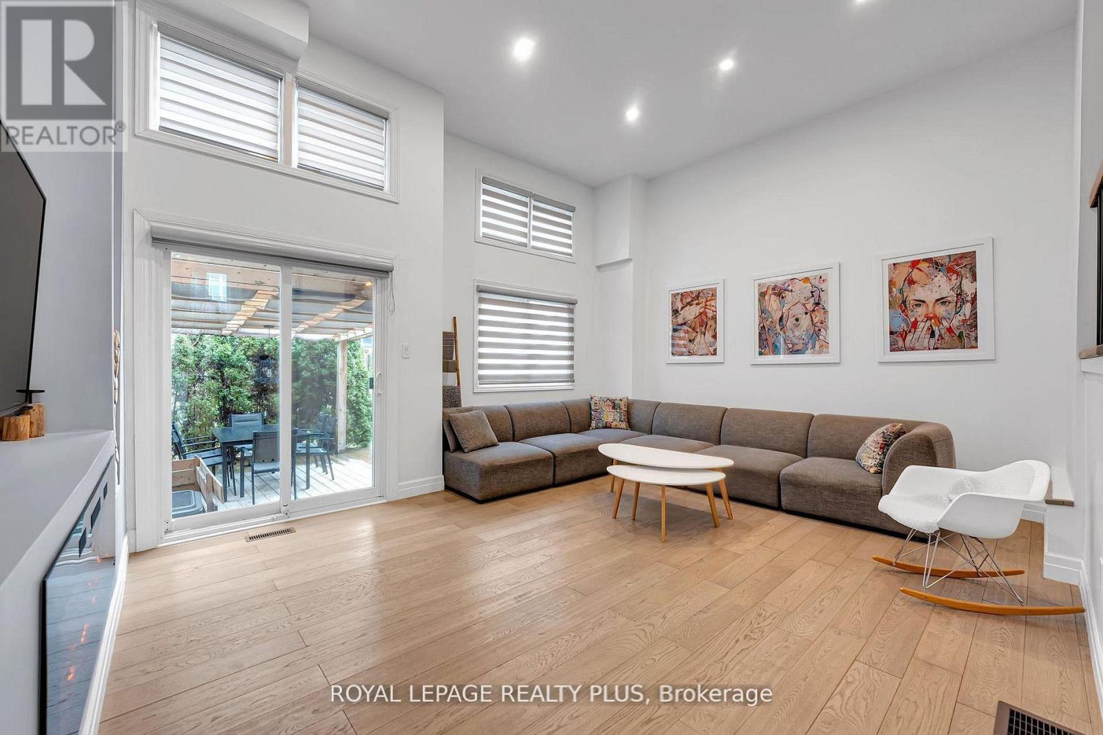 #20 1755 RATHBURN ROAD E - 9