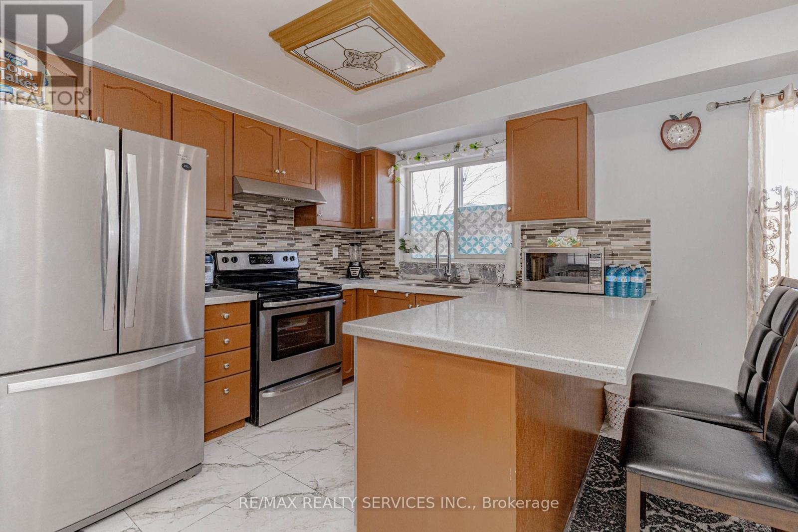 #21 170 HAVELOCK DRIVE - 10