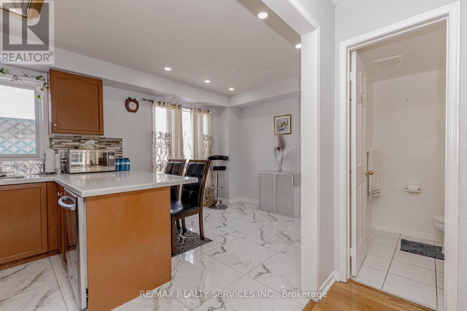 #21 170 HAVELOCK DRIVE - 15