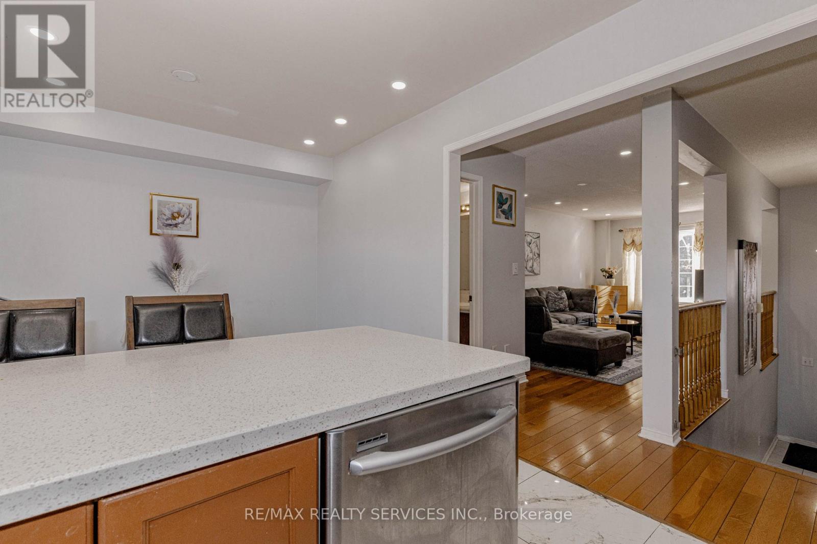 #21 170 HAVELOCK DRIVE - 17