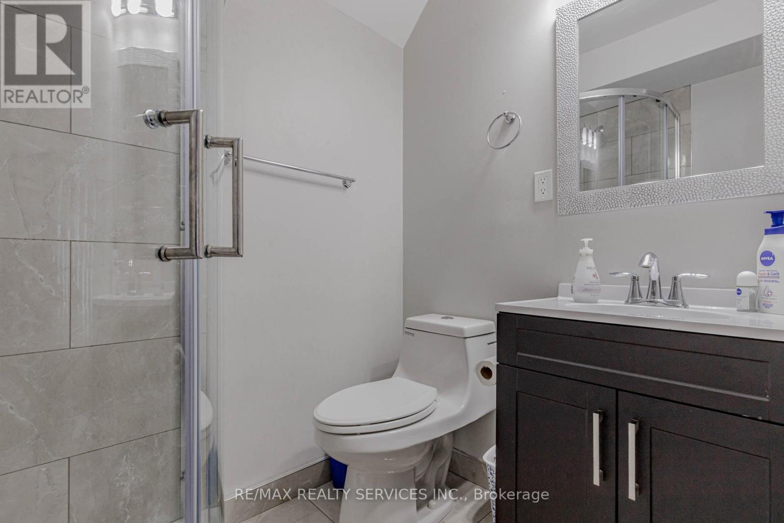 #21 170 HAVELOCK DRIVE - 19
