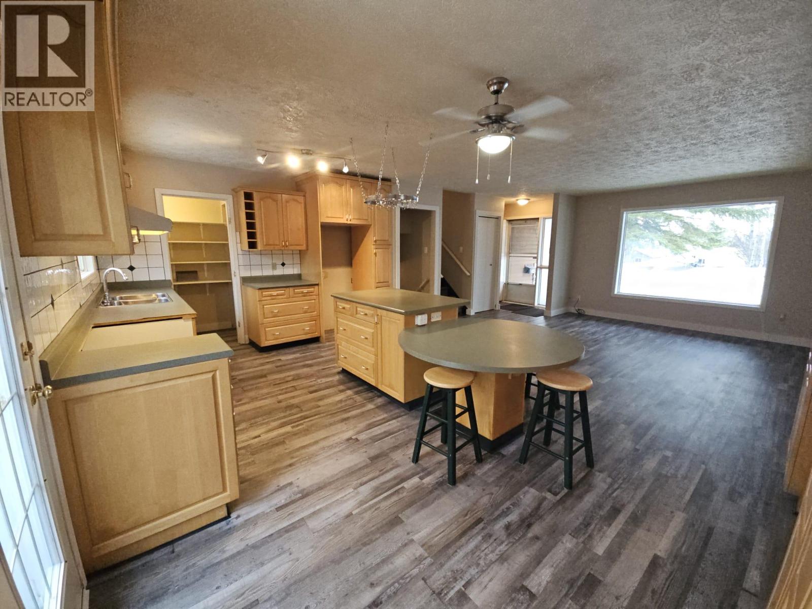 143 Kiskatinaw Crescent - 5