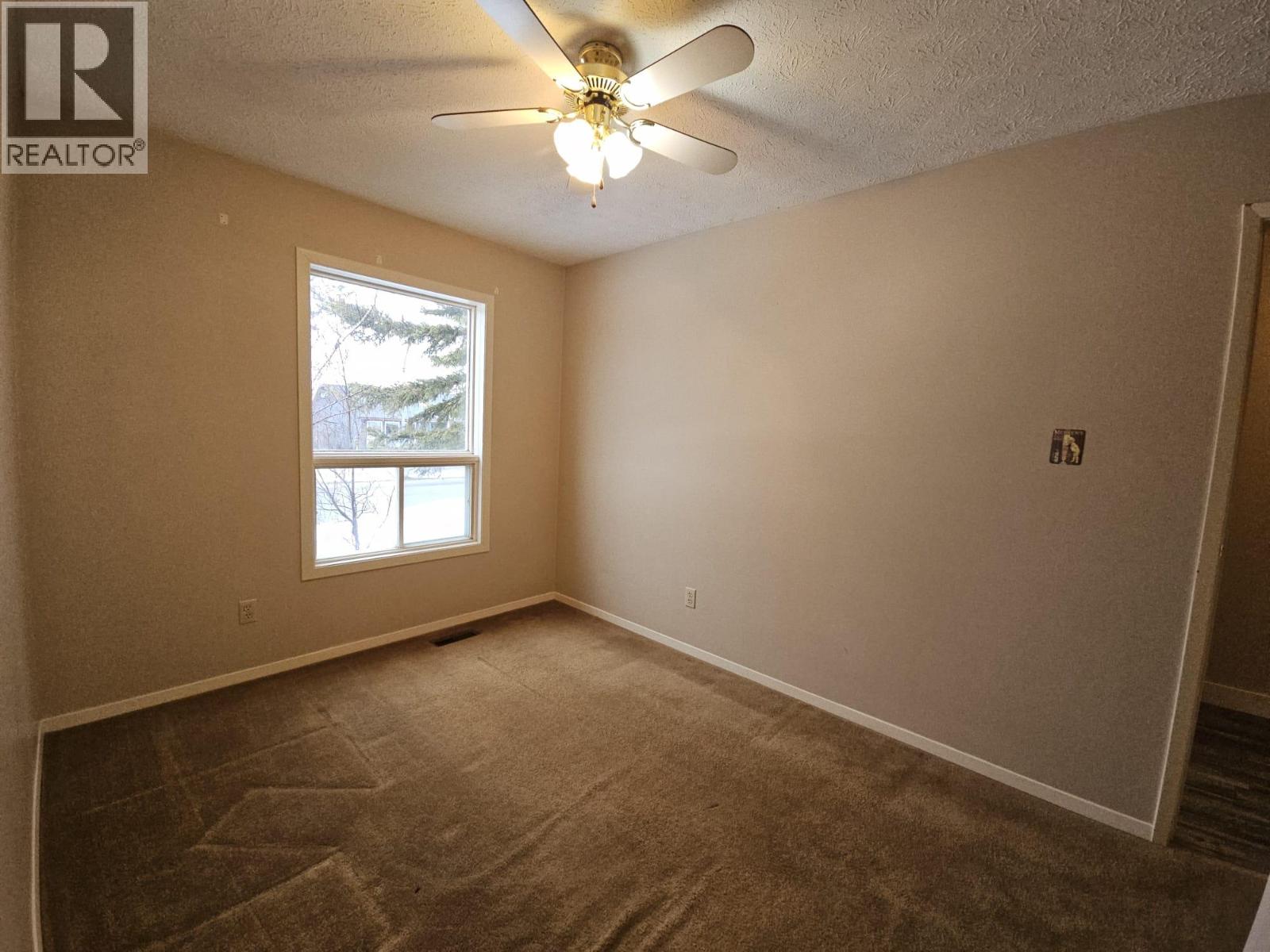 143 Kiskatinaw Crescent - 23