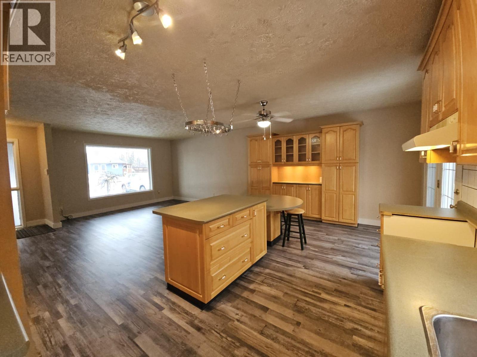 143 Kiskatinaw Crescent - 10