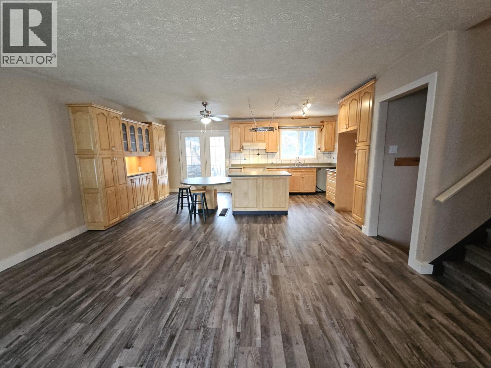 143 Kiskatinaw Crescent - 4