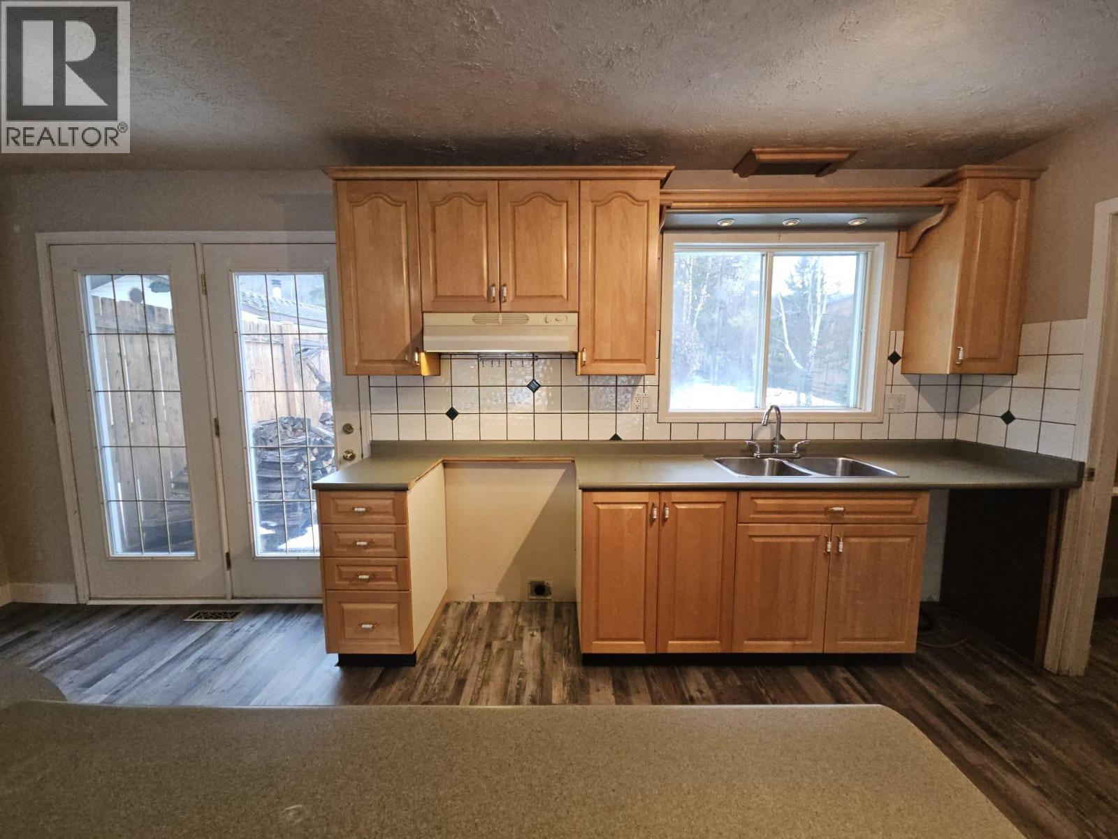 143 Kiskatinaw Crescent - 8