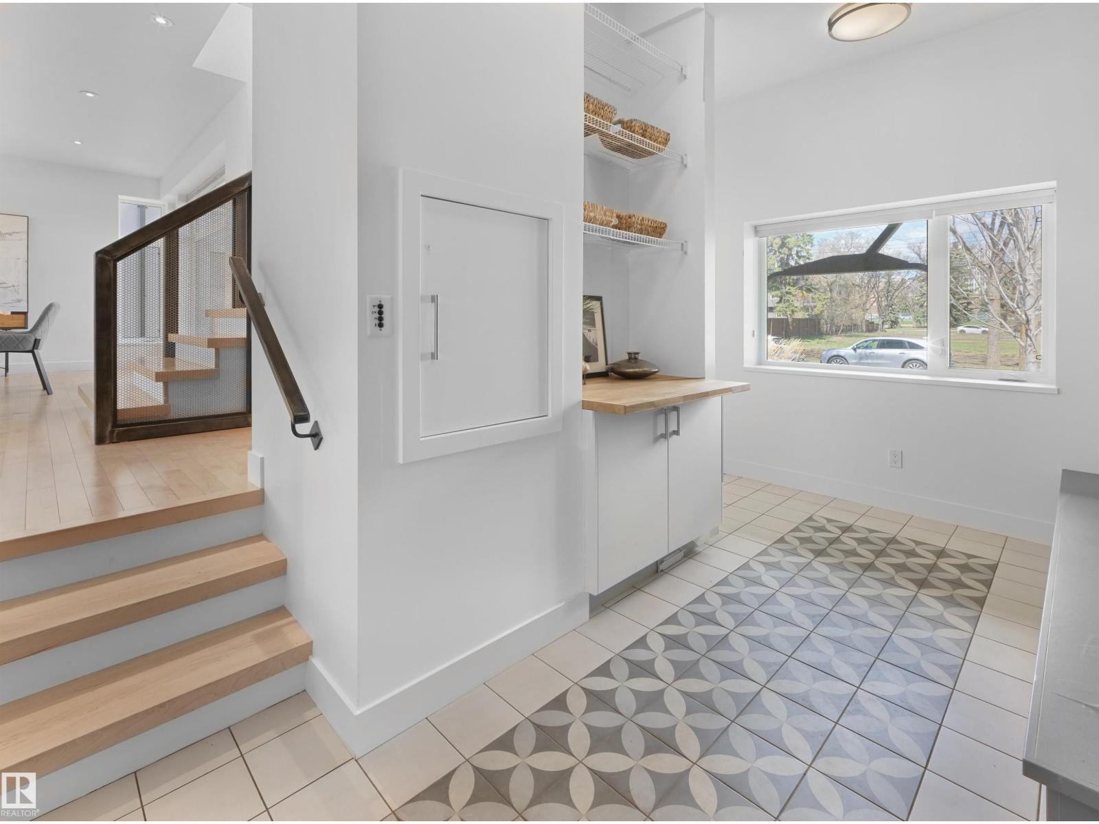 11251 79 AV NW, Edmonton