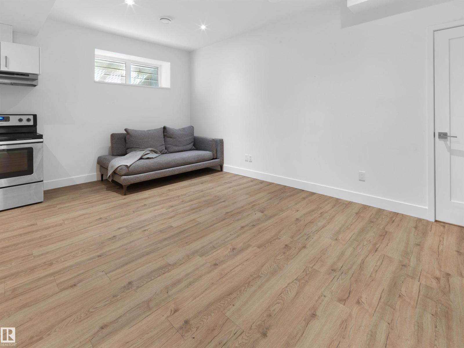 11251 79 AV NW, Edmonton