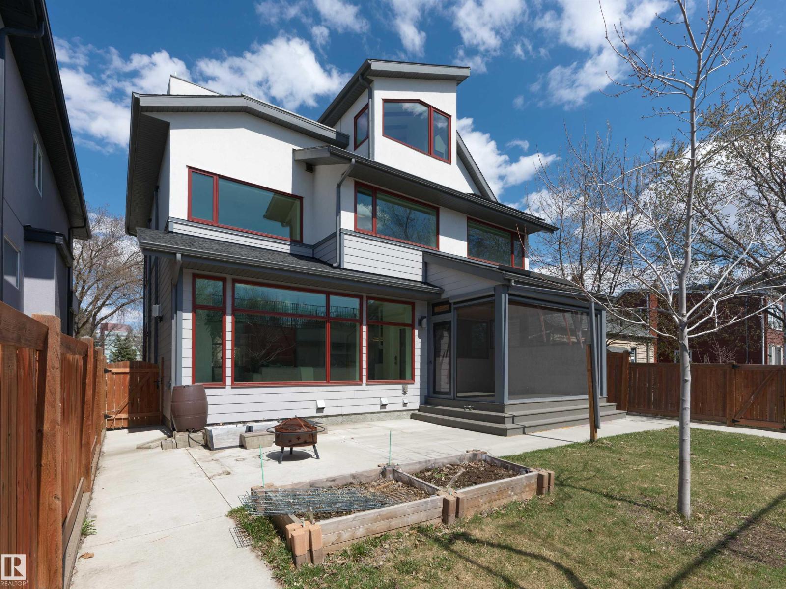 11251 79 AV NW, Edmonton