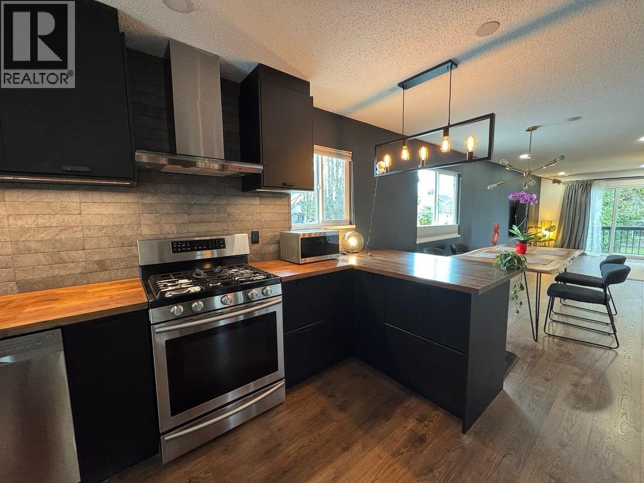 8 Bed, 4 Bath House for Sale in Vancouver – 2790 W 12TH AVENUE, Vancouver – MLS# R3121266 - Image 12