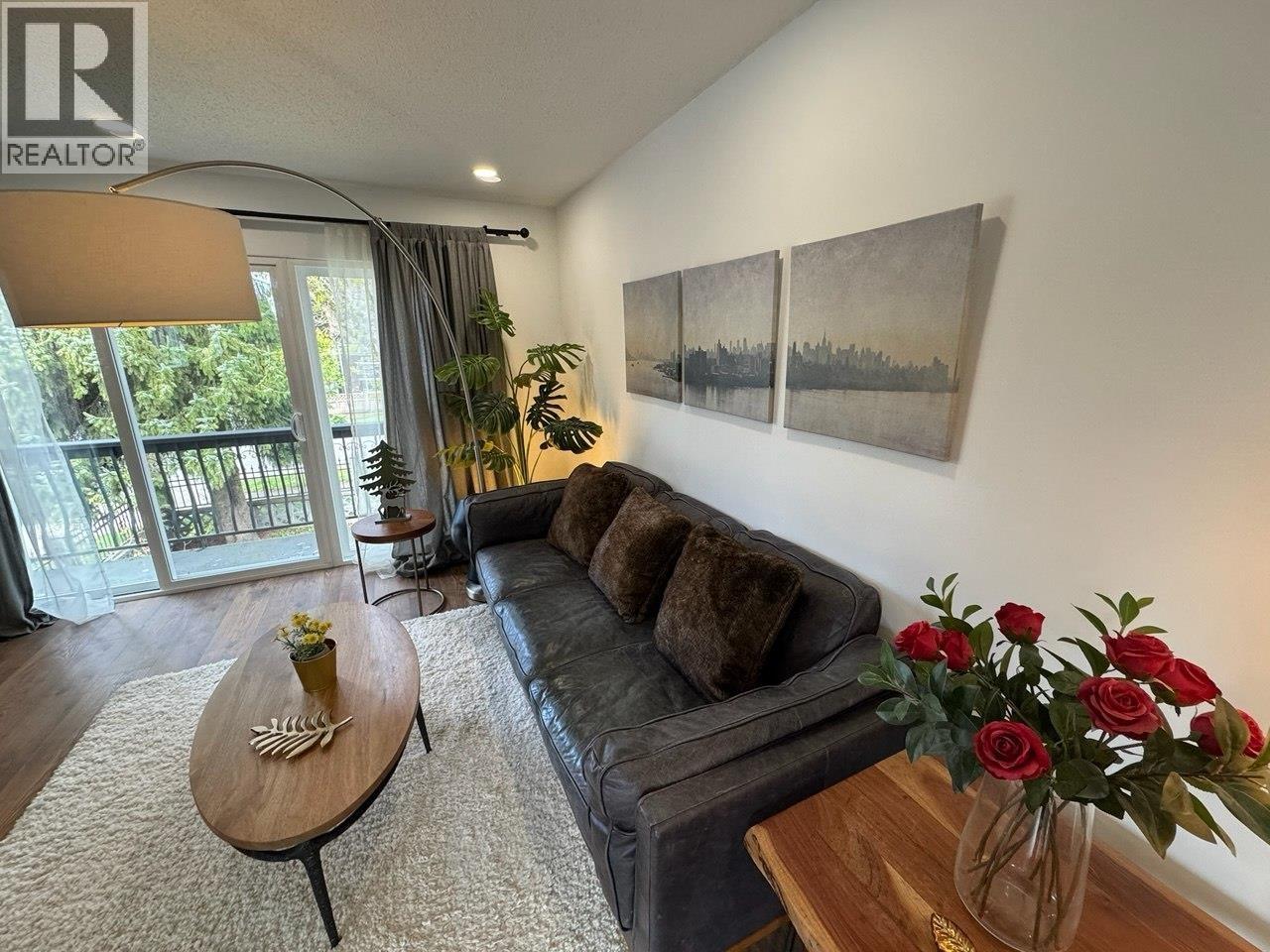 8 Bed, 4 Bath House for Sale in Vancouver – 2790 W 12TH AVENUE, Vancouver – MLS# R3121266 - Image 4