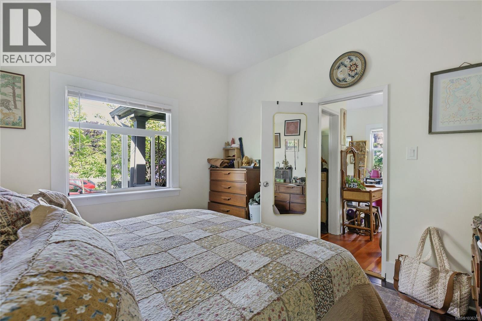 633 Prideaux St - 11