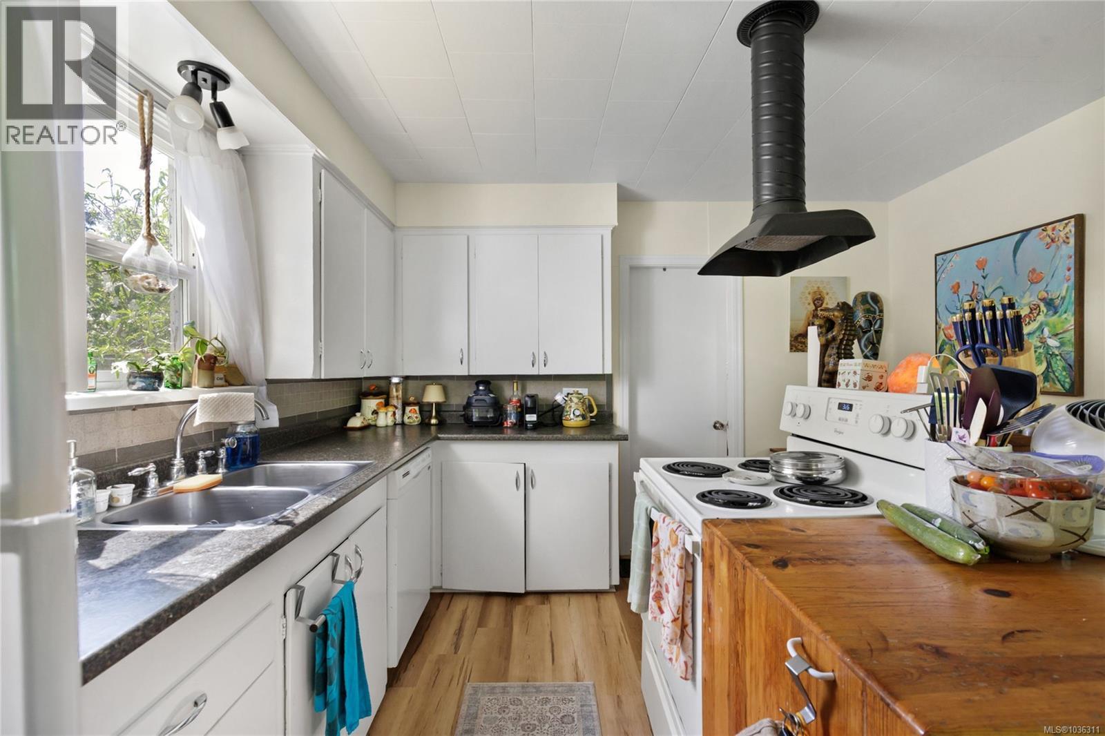 633 Prideaux St - 14