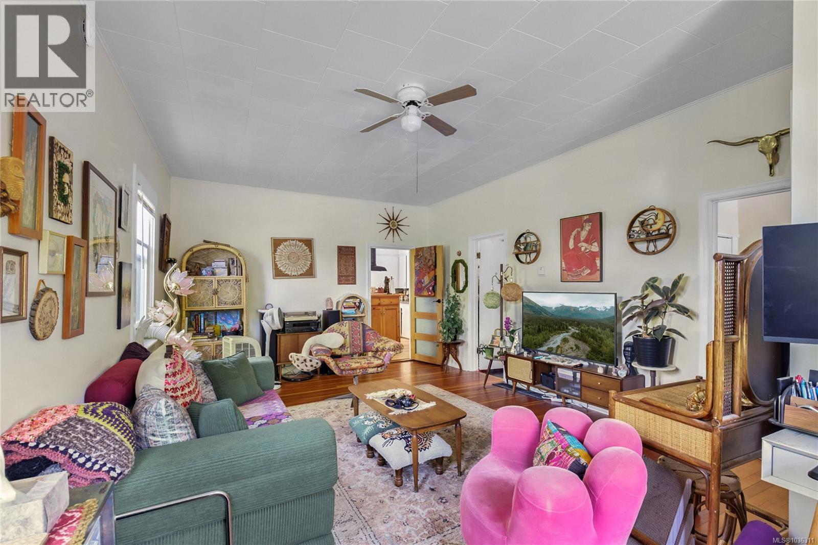 633 Prideaux St - 7